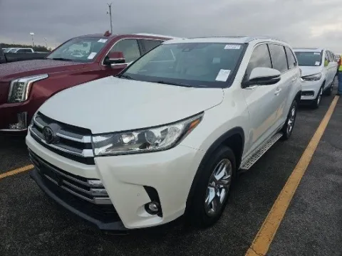 White 2019 Toyota Highlander Limited Platinum for sale in Plano, TX
