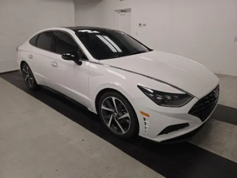 Photos of 2023 Hyundai Sonata SEL Plus for sale in Plano, TX at Gulliver Auto Group