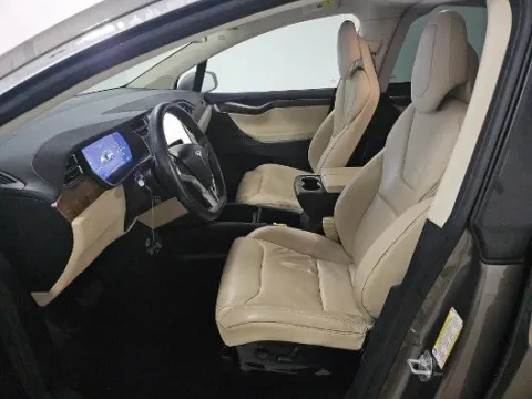 More photos of 2016 Tesla Model X 90D at Gulliver Auto Group, TX