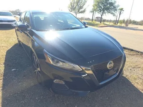 Photos of 2019 Nissan Altima 2.5 SR for sale in Plano, TX at Gulliver Auto Group