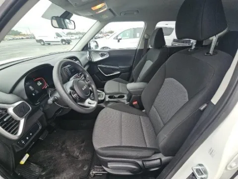 More photos of 2023 Kia Soul LX at Gulliver Auto Group, TX