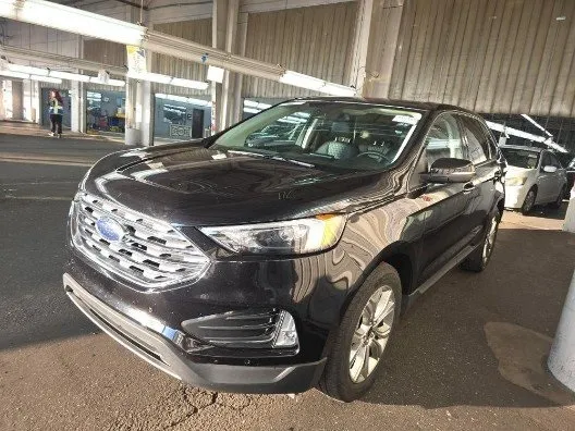 2024 Ford Edge Titanium's photo