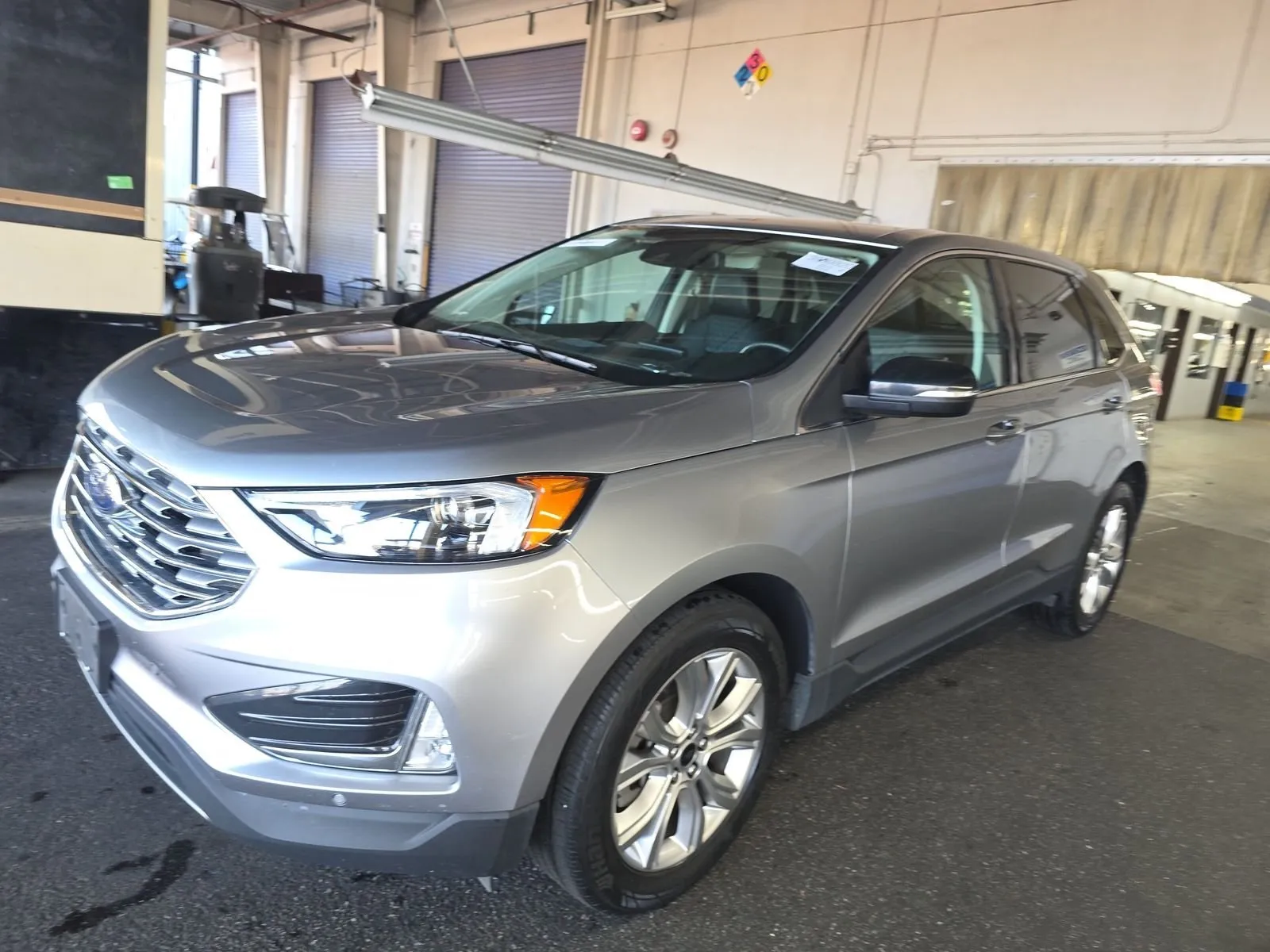 2024 Ford Edge Titanium's photo