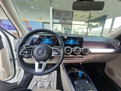 More photos of 2022 Mercedes-Benz GLB 250 at Gulliver Auto Group, TX