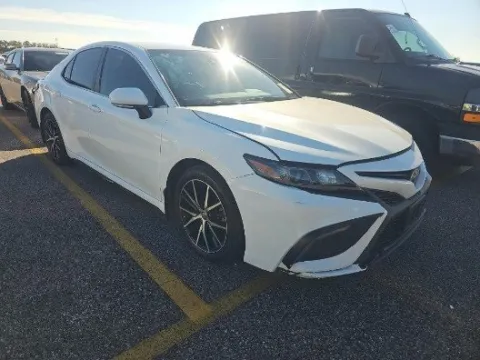 Photos of 2022 Toyota Camry SE for sale in Plano, TX at Gulliver Auto Group