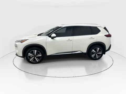 More photos of 2023 Nissan Rogue SL at Gulliver Auto Group, TX