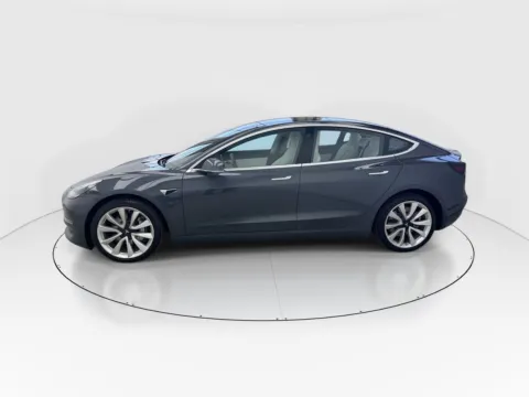 More photos of 2018 Tesla Model 3 Long Range at Gulliver Auto Group, TX
