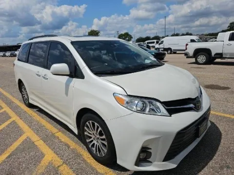 Photos of 2018 Toyota Sienna XLE for sale in Plano, TX at Gulliver Auto Group