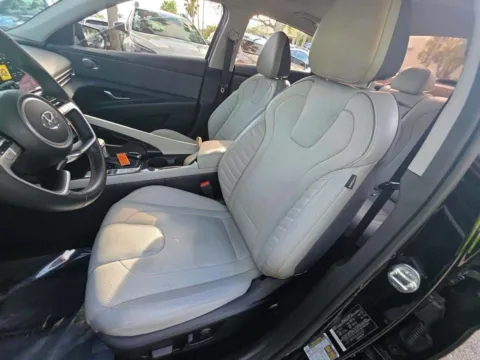 More photos of 2023 Hyundai Elantra Limited at Gulliver Auto Group, TX