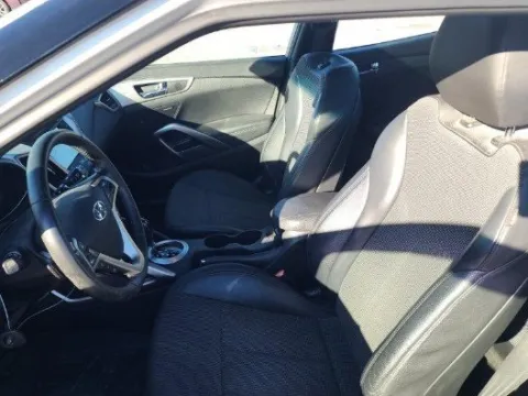 More photos of 2016 Hyundai Veloster at Gulliver Auto Group, TX