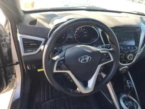 More photos of 2016 Hyundai Veloster at Gulliver Auto Group, TX