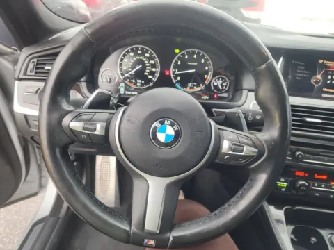 More photos of 2016 BMW 5 Series 550i at Gulliver Auto Group, TX