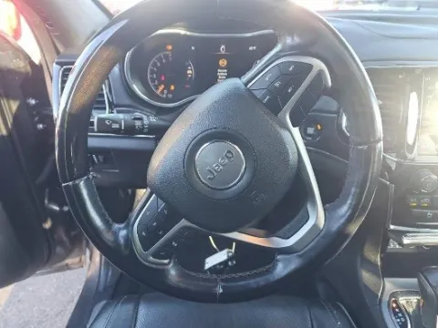 More photos of 2020 Jeep Grand Cherokee Overland at Gulliver Auto Group, TX