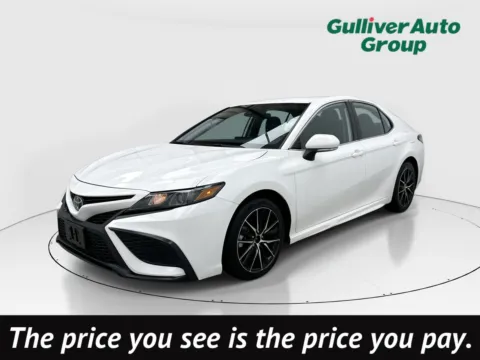 White 2023 Toyota Camry SE for sale in Plano, TX