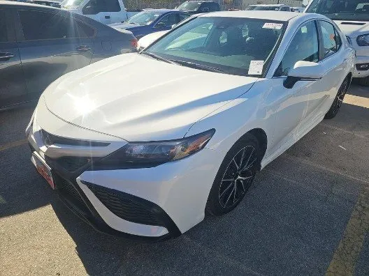 White 2023 Toyota Camry SE for sale in Plano, TX