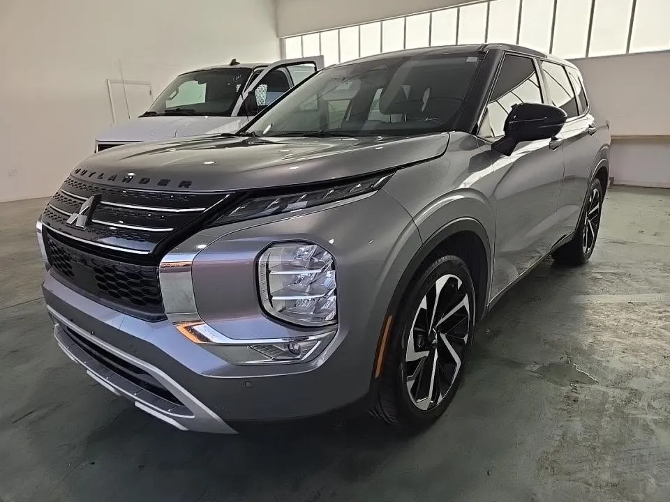 Gray 2022 Mitsubishi Outlander SE for sale in Plano, TX