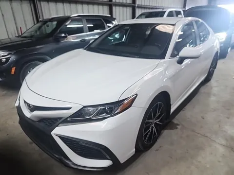White 2022 Toyota Camry SE for sale in Plano, TX