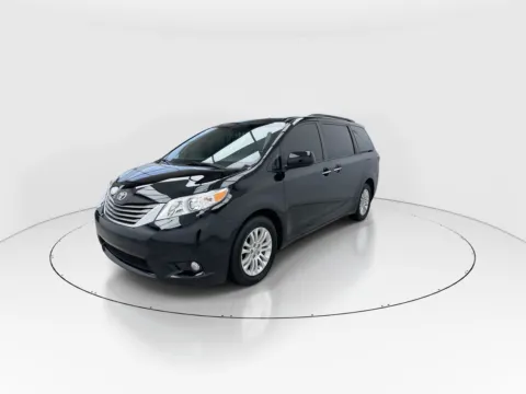 More photos of 2017 Toyota Sienna XLE at Gulliver Auto Group, TX