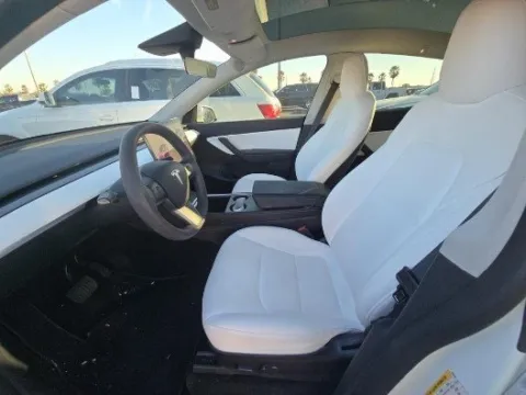 More photos of 2022 Tesla Model Y Long Range at Gulliver Auto Group, TX