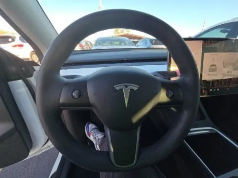 More photos of 2022 Tesla Model Y Long Range at Gulliver Auto Group, TX