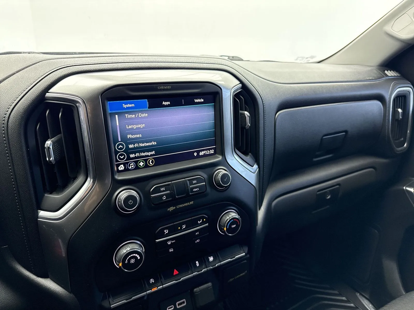 2020 Chevrolet Silverado 1500 LT - Photo 17