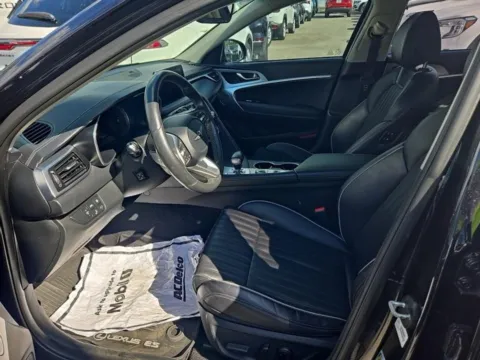 More photos of 2021 Genesis G70 2.0T at Gulliver Auto Group, TX