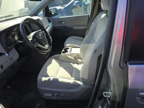 More photos of 2015 Toyota Sienna LE at Gulliver Auto Group, TX