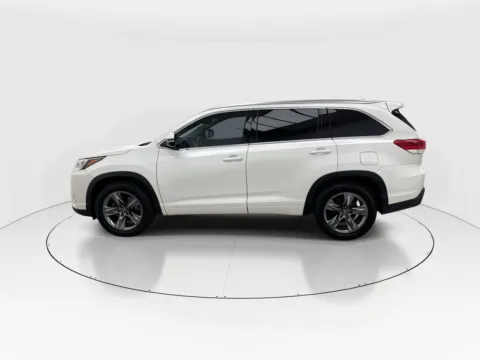 More photos of 2017 Toyota Highlander Limited Platinum at Gulliver Auto Group, TX