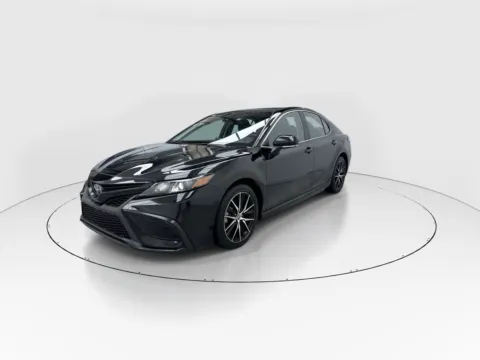 More photos of 2022 Toyota Camry SE at Gulliver Auto Group, TX