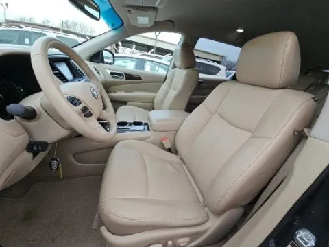 More photos of 2013 Nissan Pathfinder SL at Gulliver Auto Group, TX