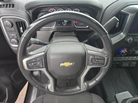 More photos of 2021 Chevrolet Silverado 1500 LT at Gulliver Auto Group, TX