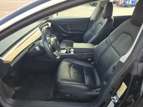 More photos of 2018 Tesla Model 3 Mid Range at Gulliver Auto Group, TX