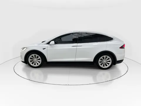 More photos of 2018 Tesla Model X 75D at Gulliver Auto Group, TX