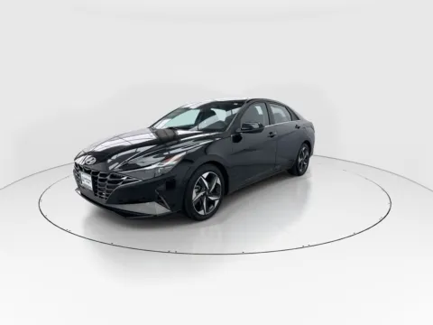 More photos of 2022 Hyundai Elantra Limited at Gulliver Auto Group, TX