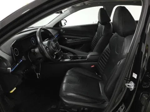 More photos of 2022 Hyundai Elantra Limited at Gulliver Auto Group, TX