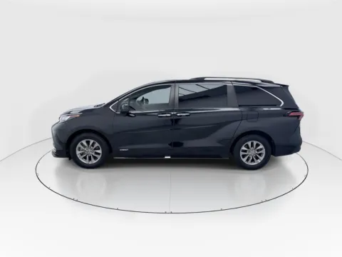 More photos of 2021 Toyota Sienna XLE at Gulliver Auto Group, TX