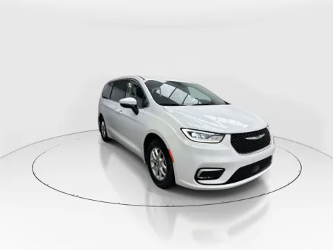 Photos of 2023 Chrysler Pacifica Touring L for sale in Plano, TX at Gulliver Auto Group