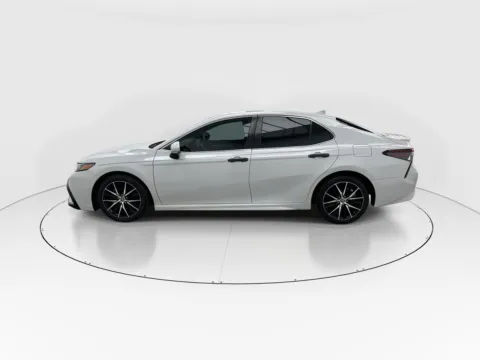 More photos of 2022 Toyota Camry SE at Gulliver Auto Group, TX