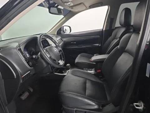 More photos of 2019 Mitsubishi Outlander SEL at Gulliver Auto Group, TX