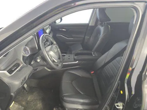 More photos of 2023 Toyota Highlander XLE at Gulliver Auto Group, TX