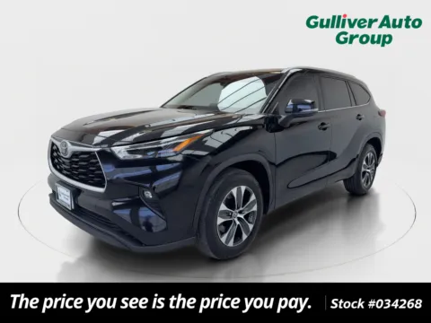 Black 2023 Toyota Highlander XLE for sale in Plano, TX