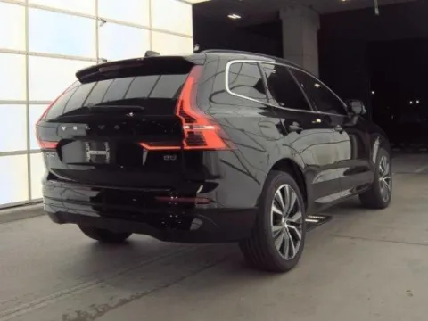 Photos of 2022 Volvo XC60 B5 Momentum for sale in Plano, TX at Gulliver Auto Group