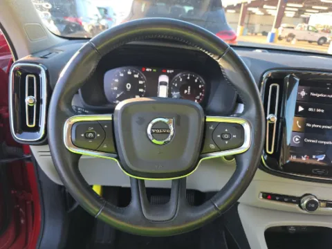 More photos of 2019 Volvo XC40 Momentum at Gulliver Auto Group, TX