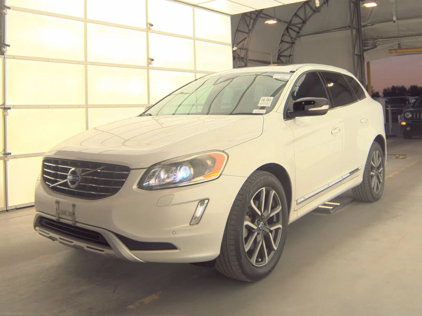 White 2017 Volvo XC60 T6 Dynamic for sale in Plano, TX