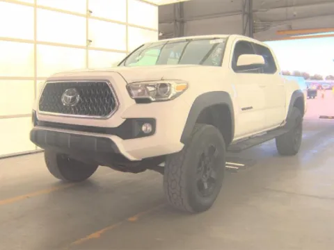 White 2018 Toyota Tacoma TRD Off-Road for sale in Plano, TX