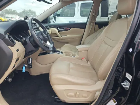 More photos of 2017 Nissan Rogue SL at Gulliver Auto Group, TX