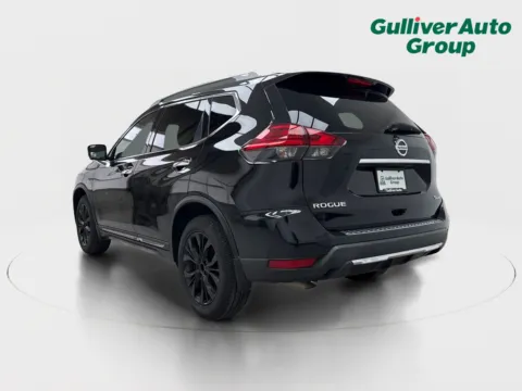 More photos of 2017 Nissan Rogue SL at Gulliver Auto Group, TX