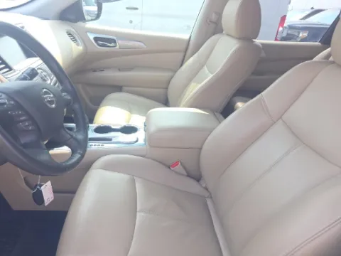 More photos of 2017 Nissan Pathfinder SL at Gulliver Auto Group, TX