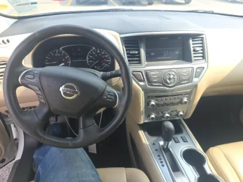 More photos of 2017 Nissan Pathfinder SL at Gulliver Auto Group, TX