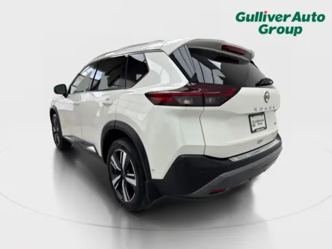 More photos of 2023 Nissan Rogue SL at Gulliver Auto Group, TX
